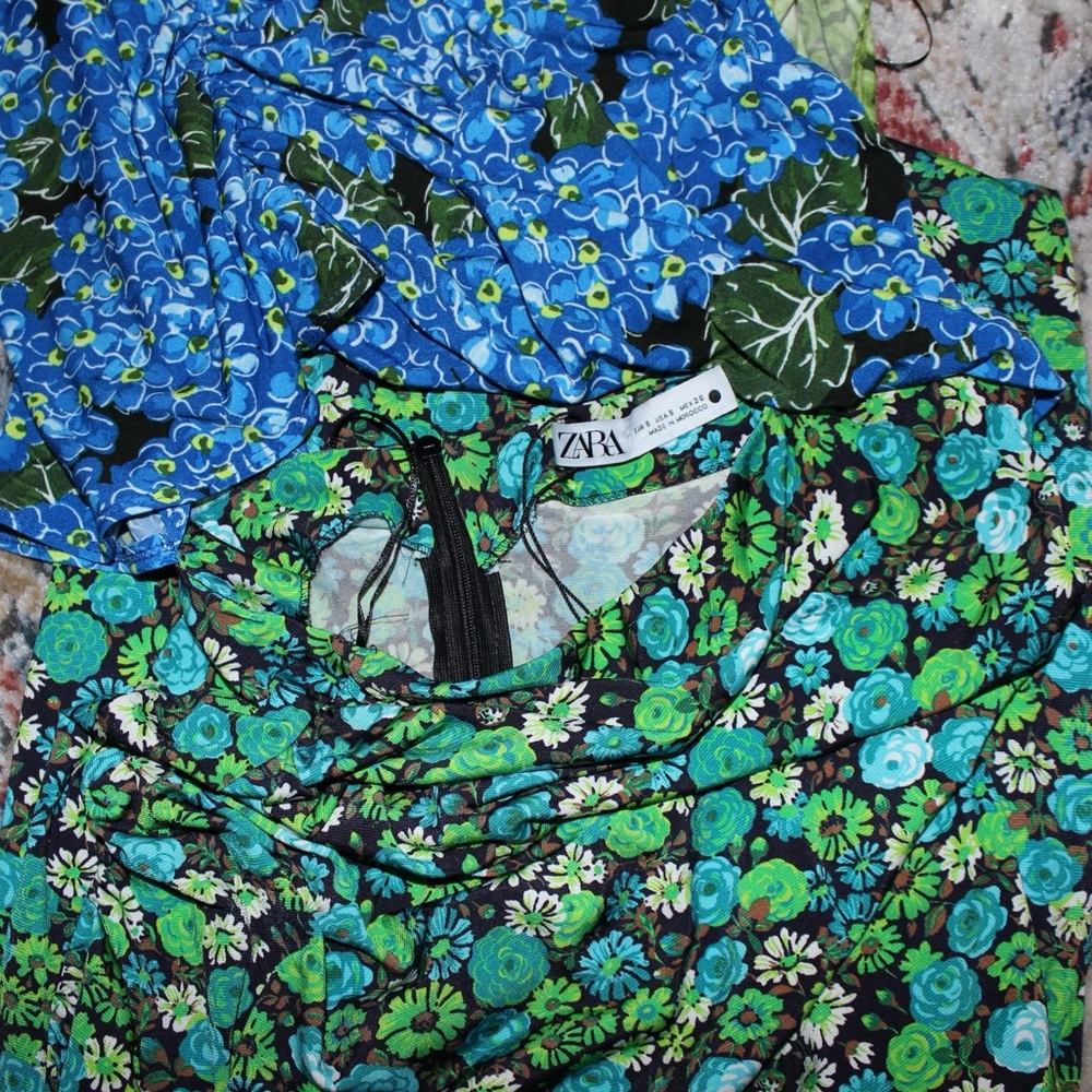 Zara Floral Mix Print Bloggers Fave Dress Size Small NWOT - Picture 8 of 9